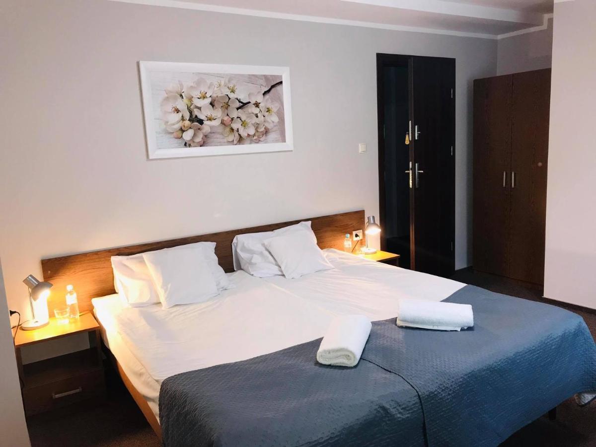 Astral Aparthotel Raszyn Exterior photo